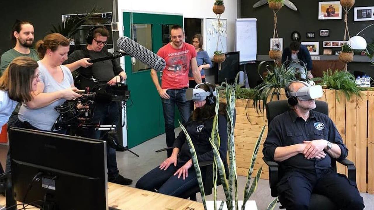 Petra und Markus Boldt erleben das Höhlensystem in VR