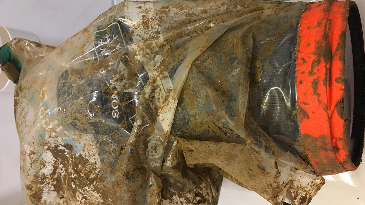Kamera in Frischhaltebeutel verpackt