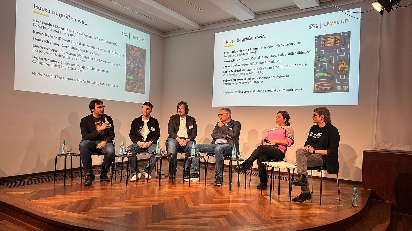 Podiumsdiskussion Gaming@Museum im Literaturhaus Stuttgart mit Dejan Simonović, Jonas Kirchner, Kevin Körner, Arne Braun, Laura Schuppli und Tina Lorenz